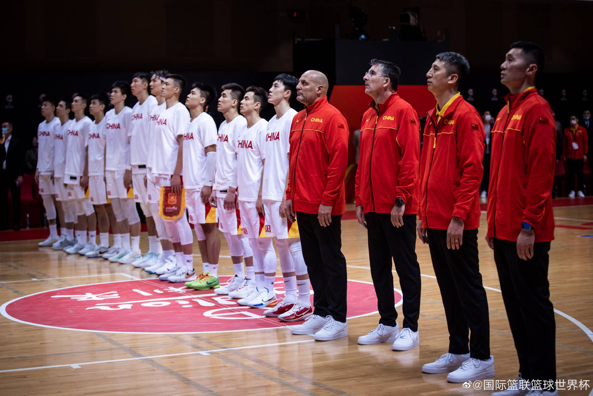 2016年电影《寻龙诀》横空出世，这部口碑之作在当年贺岁档斩下近17亿票房，同时荣获了第53届金马奖最佳视觉效果奖，重新定义了国民眼中的华语工业电影